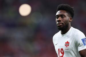 戴维斯赛季报销！德媒：拜仁可向国际足联索赔最高750万欧元